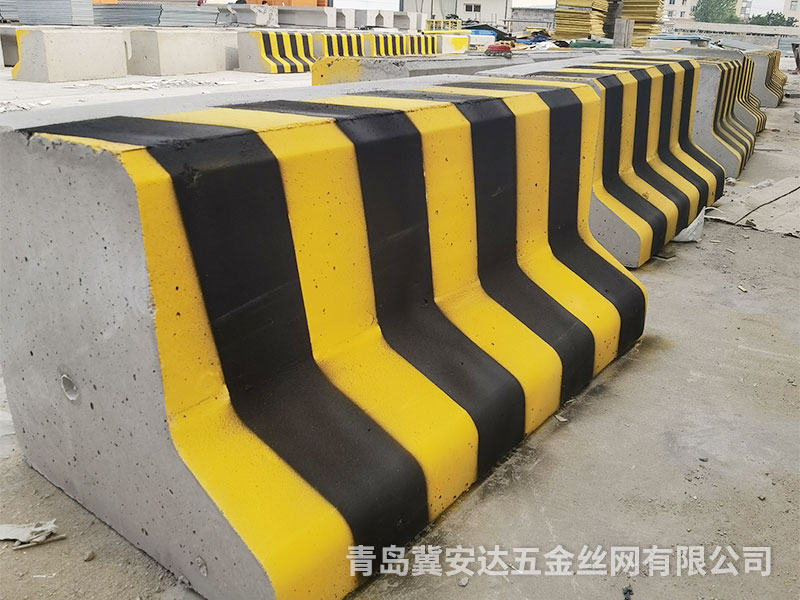 青島圍擋水泥墩